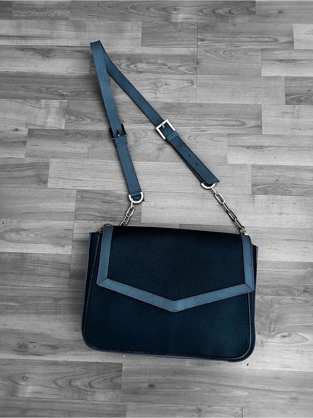 Massaccesi Zhoe Legend Shoulder Bag With MM Tassel NWOT - Picture 11 of 13